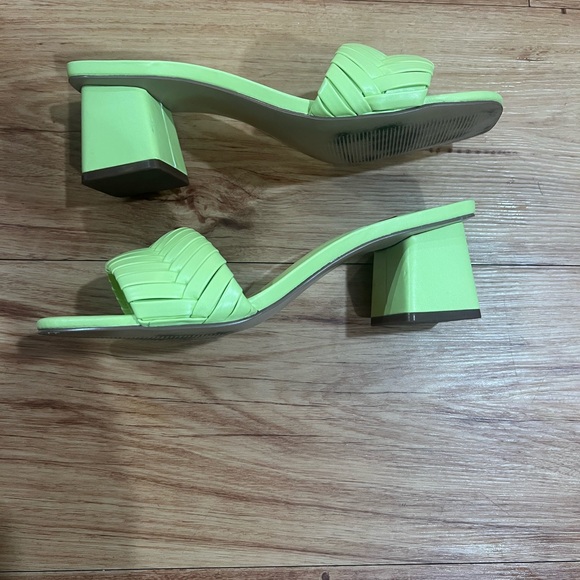 Barely worn lime green block heal square toe sandals - Picture 7 of 10